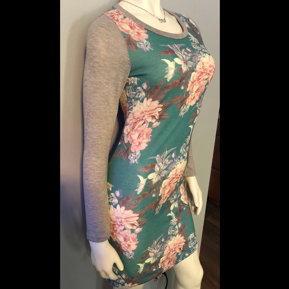 Fantastic Fawn Floral Dress👗